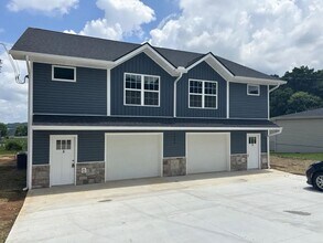 Building Photo - 1206 Virginia Ave