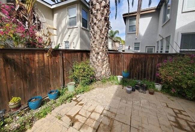 Building Photo - 42165 Calabria Dr