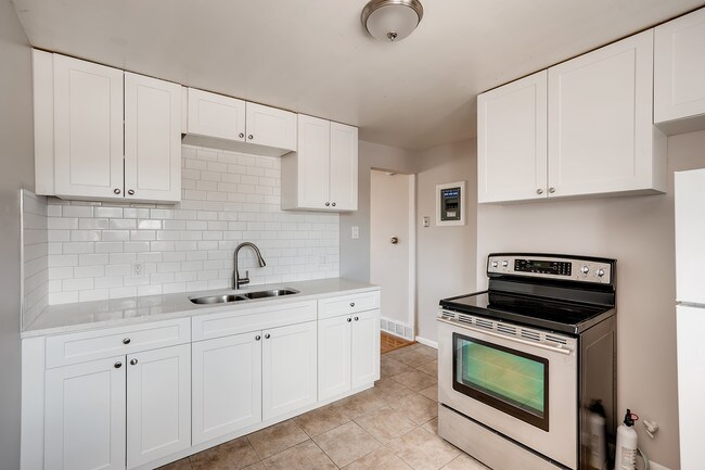Building Photo - 3363 Sheridan Boulevard