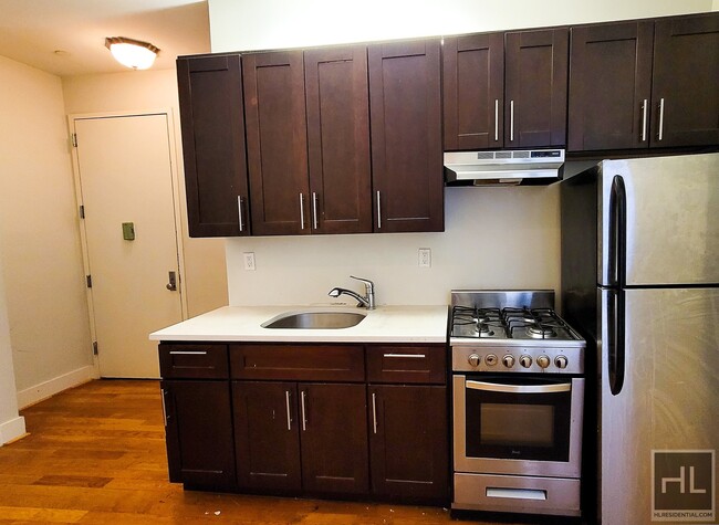 Building Photo - 1253 Lincoln Pl