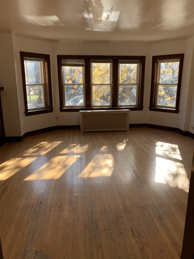 Building Photo - 4202 W Cullom Ave