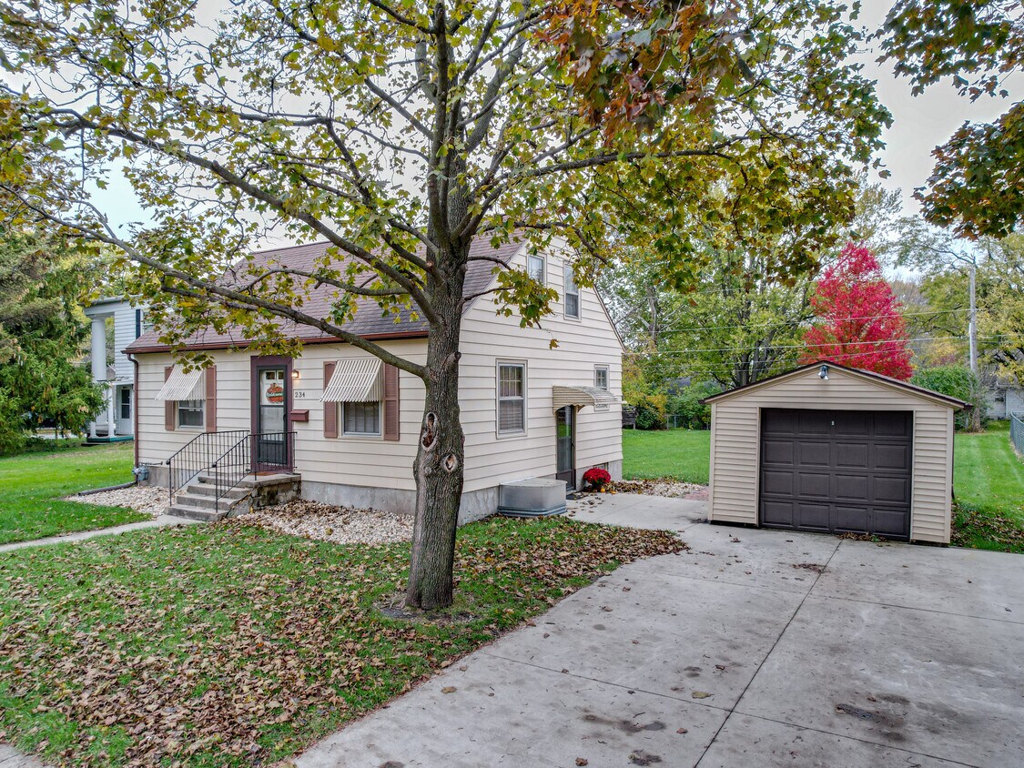 Primary Photo - 234 S Franklin Ave