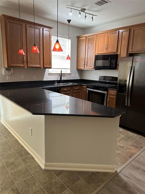 Foto del edificio - 8122 Montague Manor Ln