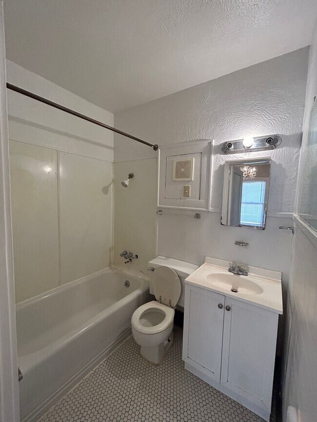 Building Photo - 1 br, 1 bath House - 607 Kirby Pl