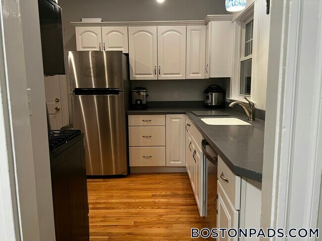 Foto del edificio - 70 Cottage Park Rd