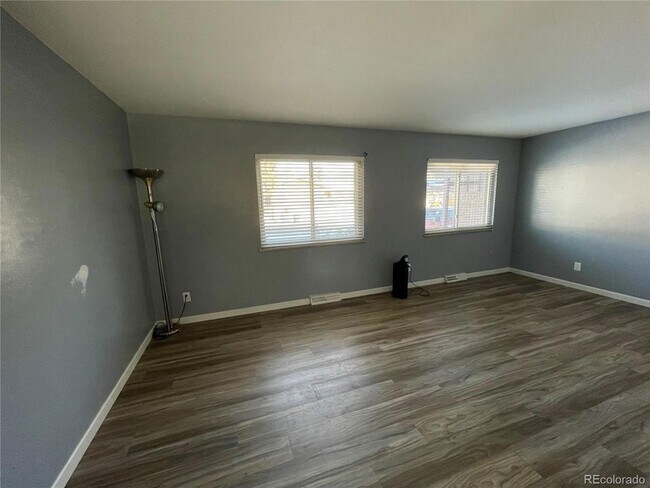 Building Photo - 2833 S Depew St