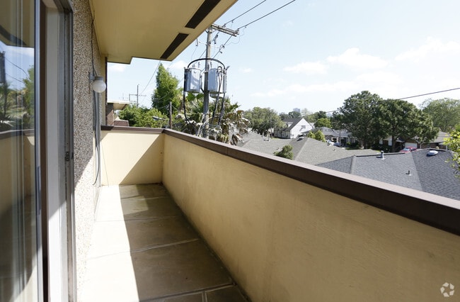 1BR/1BA -680SF - Cleary Pointe Apartments