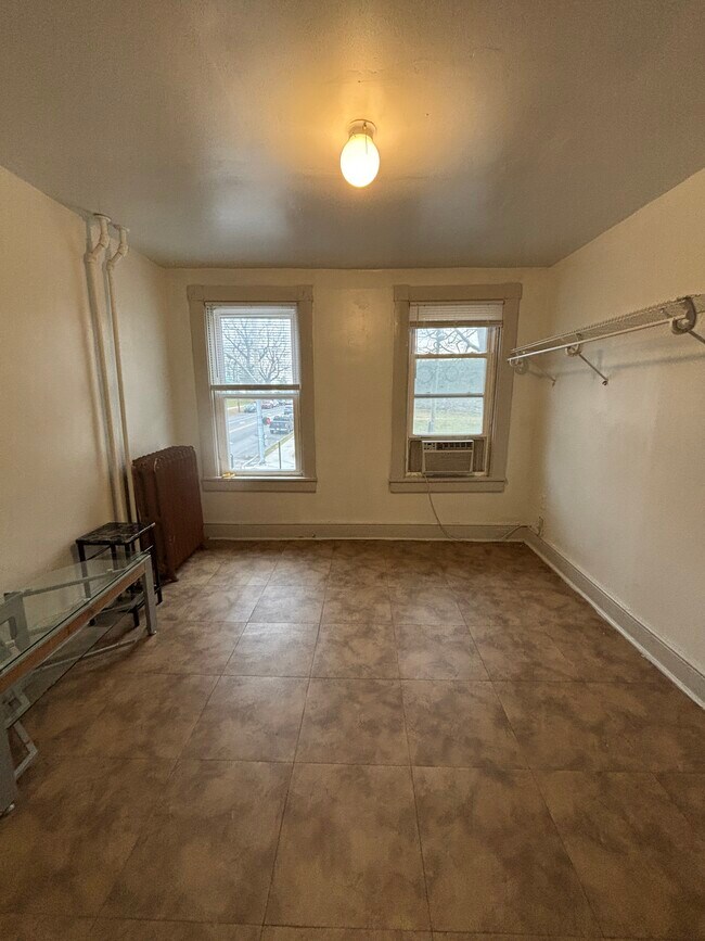 Foto del edificio - 645 E Orange St