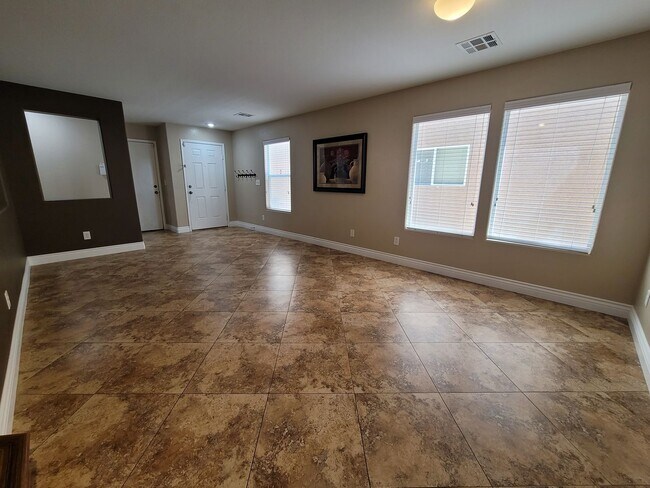 Building Photo - Wonderful 2-story single-family home