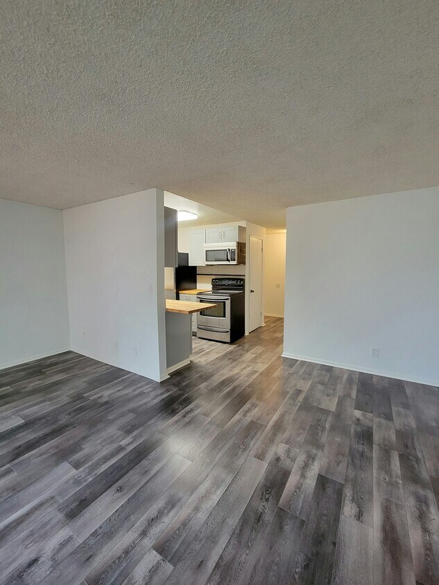 Foto principal - 318 S 174th Pl