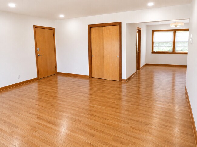 Foto del edificio - 1531 Balmoral Ave