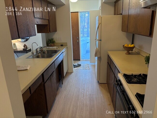 Foto del edificio - 1844 Zanzibar Ln N