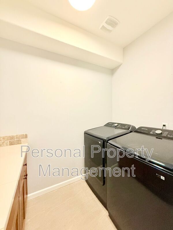 Building Photo - 2606 NE 130th Ct