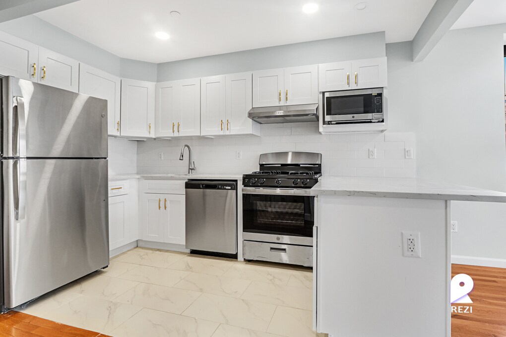 Primary Photo - 148-36 89th Ave