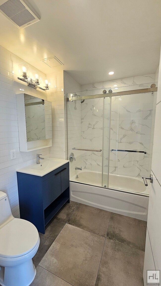 Building Photo - Northern Boulevard