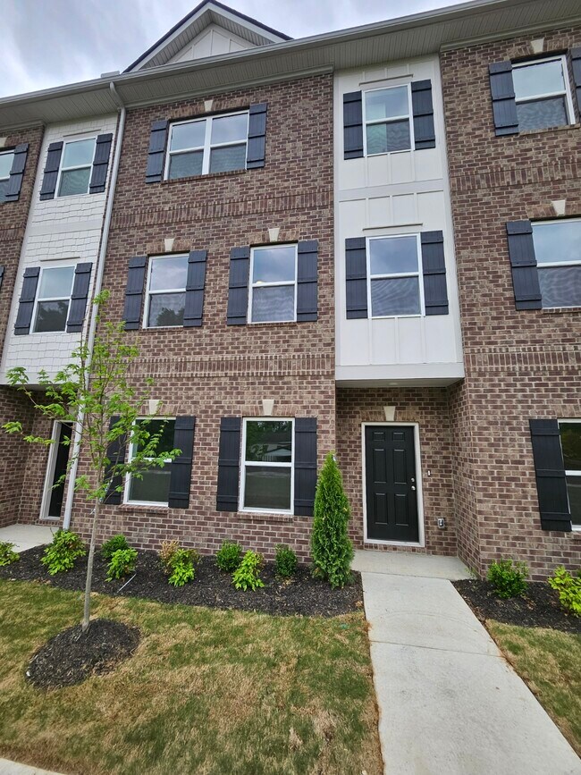 Foto del edificio - 128 Rosebush Ln