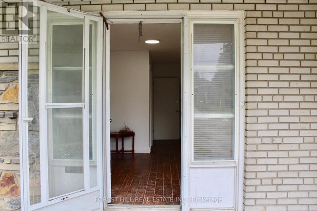 Building Photo - 8 Doverwood Ct