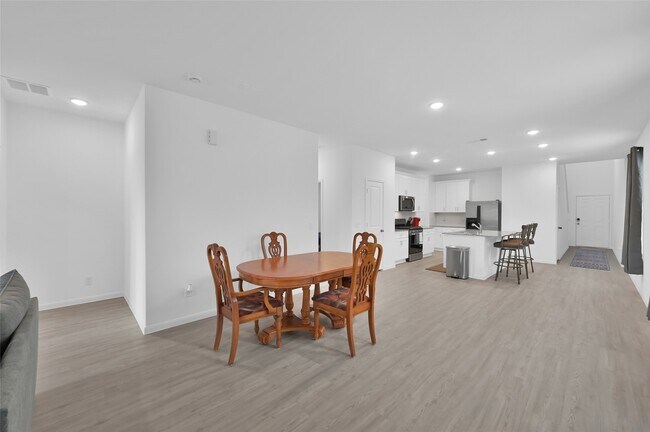 Foto del edificio - 10917 Fly Catcher Dr