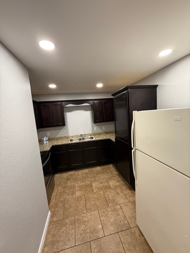 Building Photo - 11114 Baywood St