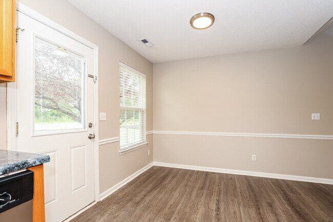 Foto del edificio - 1105 Brocton Ct