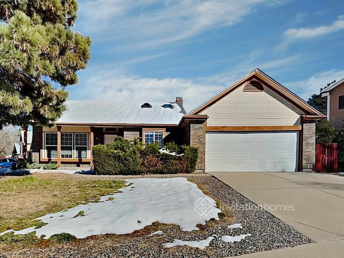 Primary Photo - 4672 Biscay St
