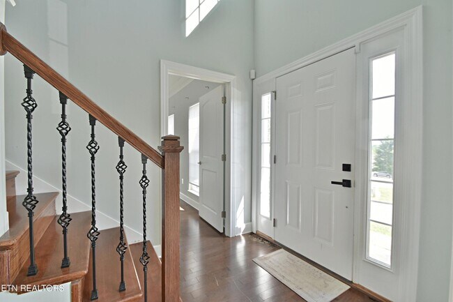 Foto del edificio - 3032 Oakwood Hills Ln