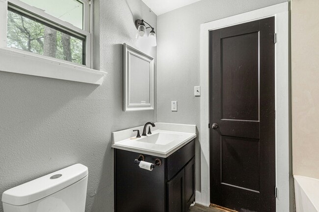 Building Photo - 256 Candyce Dr