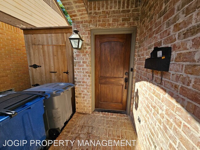 Building Photo - 4 br, 2.5 bath House - 5426 Martel Ave