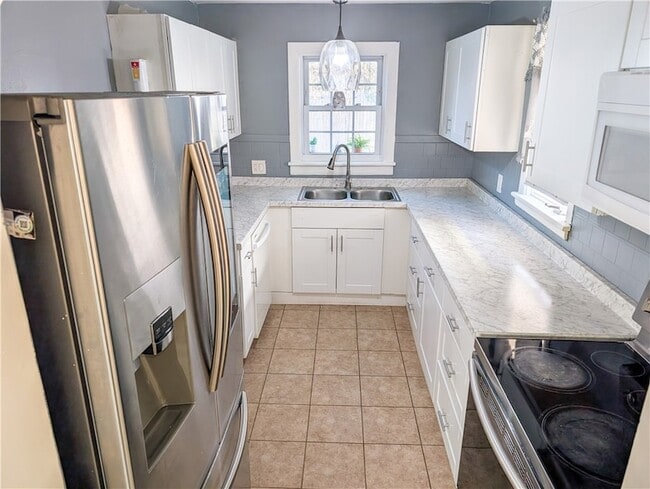 Building Photo - 136 Chatham St