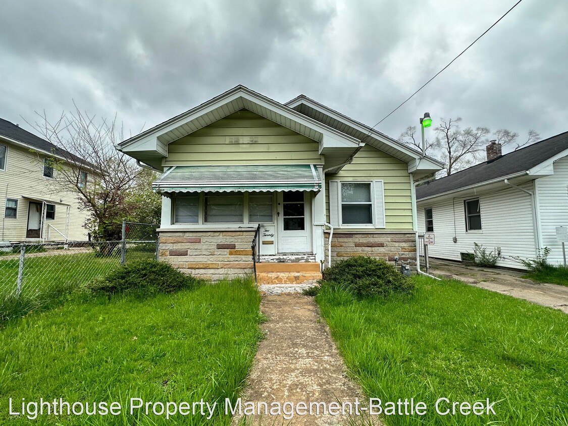 2 br, 2 bath House 220 Kendall Street N House Rental in Battle Creek, MI