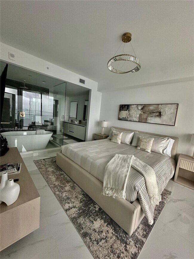 Foto del edificio - 700 NE 24th St