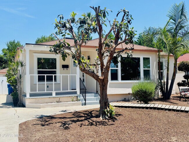 Building Photo - 6534 Balcom Ave