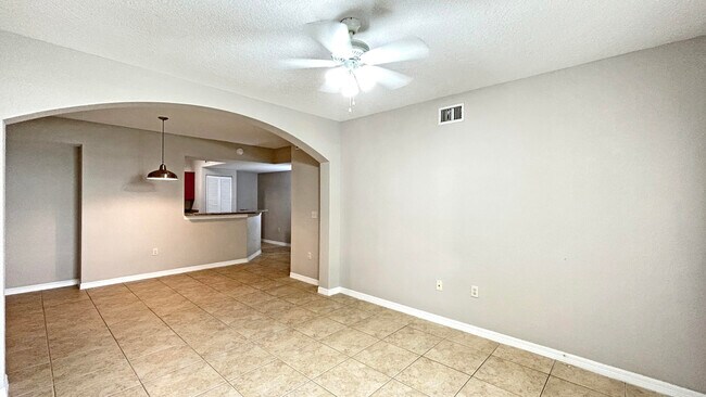 Foto del edificio - 142 SW Peacock Blvd