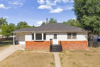 Building Photo - 409 41st St
