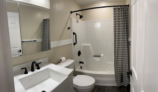 Building Photo - 8 Northbrook Dr