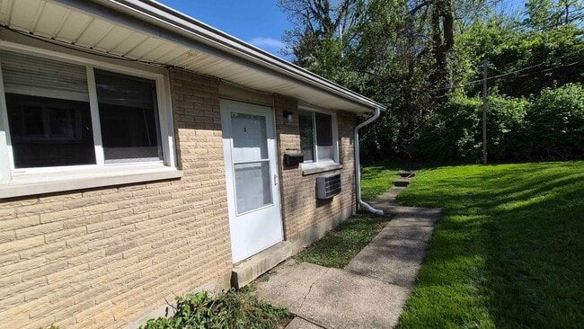 Building Photo - 250 E Nottingham Rd