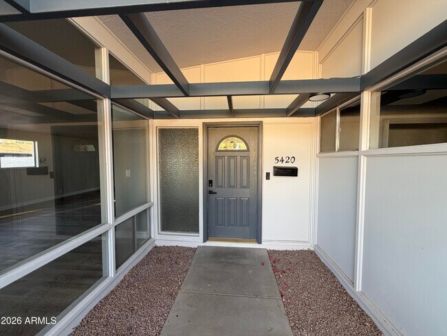 Foto del edificio - 5420 N Granite Reef Rd