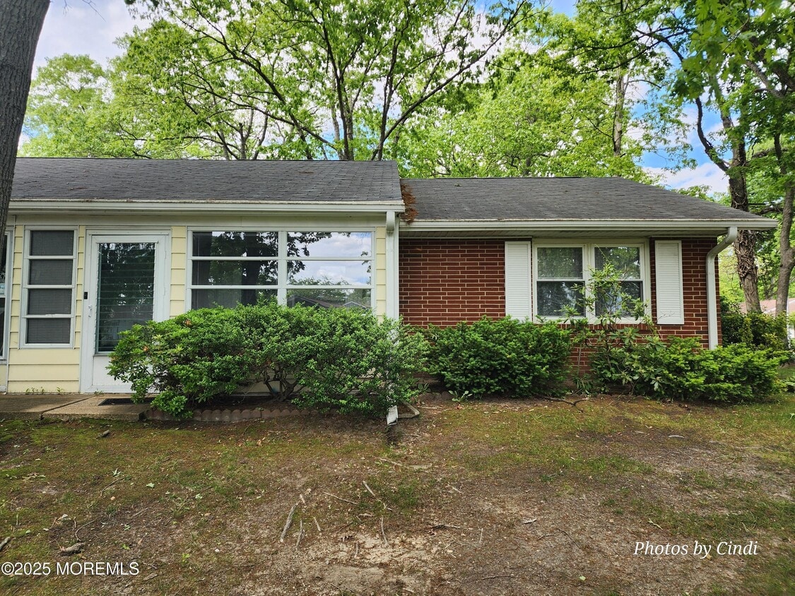 Foto principal - 82F Dorchester Dr