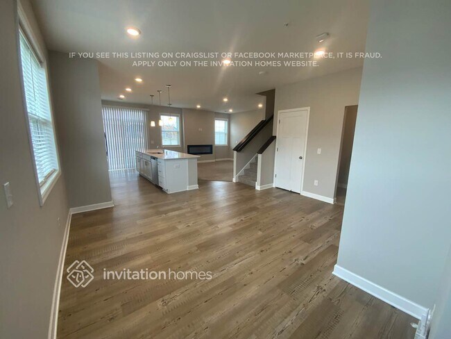 Building Photo - 6433 Inspire Cir S