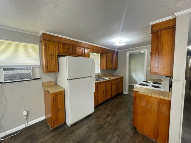 Building Photo - 206 Lake Dr