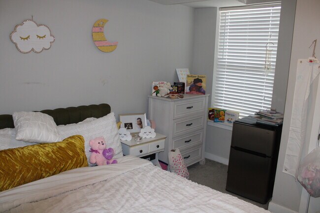 Second Bedroom - 1262 Talbert St SE