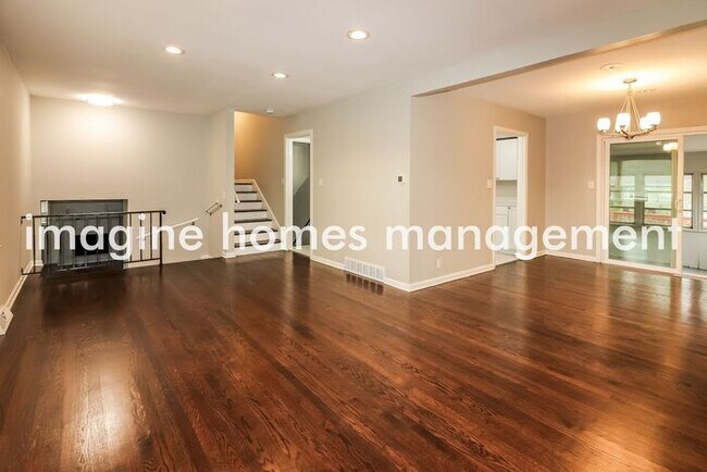 Foto del edificio - 9643 Lamar Ave