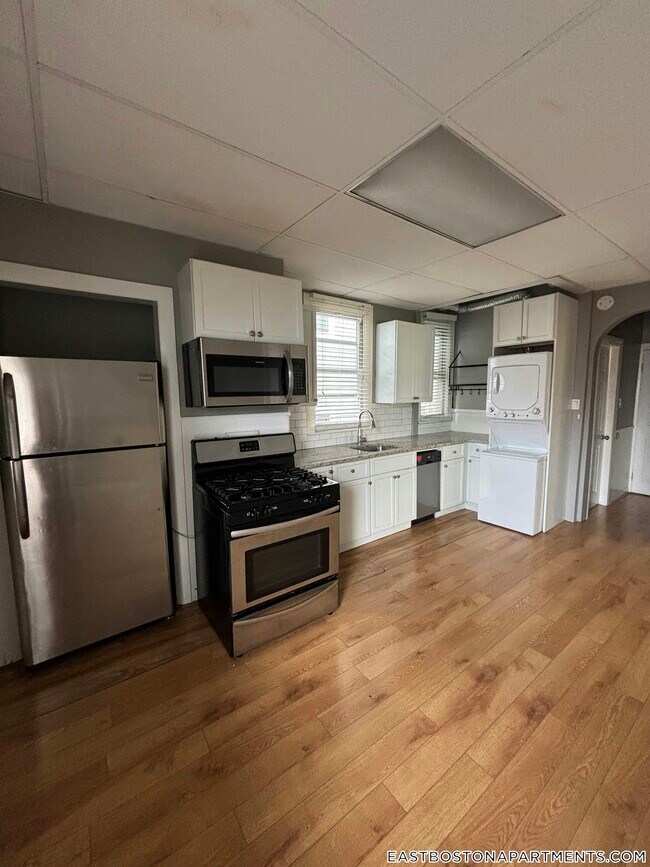 Foto del edificio - 346 Chelsea St