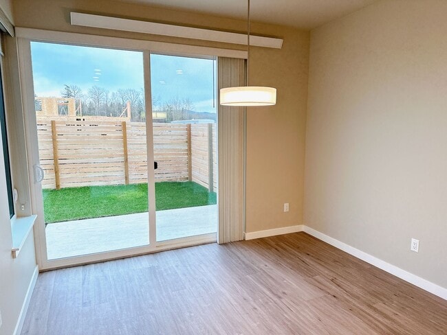 Foto del edificio - Available February 1st! Newer, Energy-Efficient 3 bdrm, 2.5 bath in Bellingham