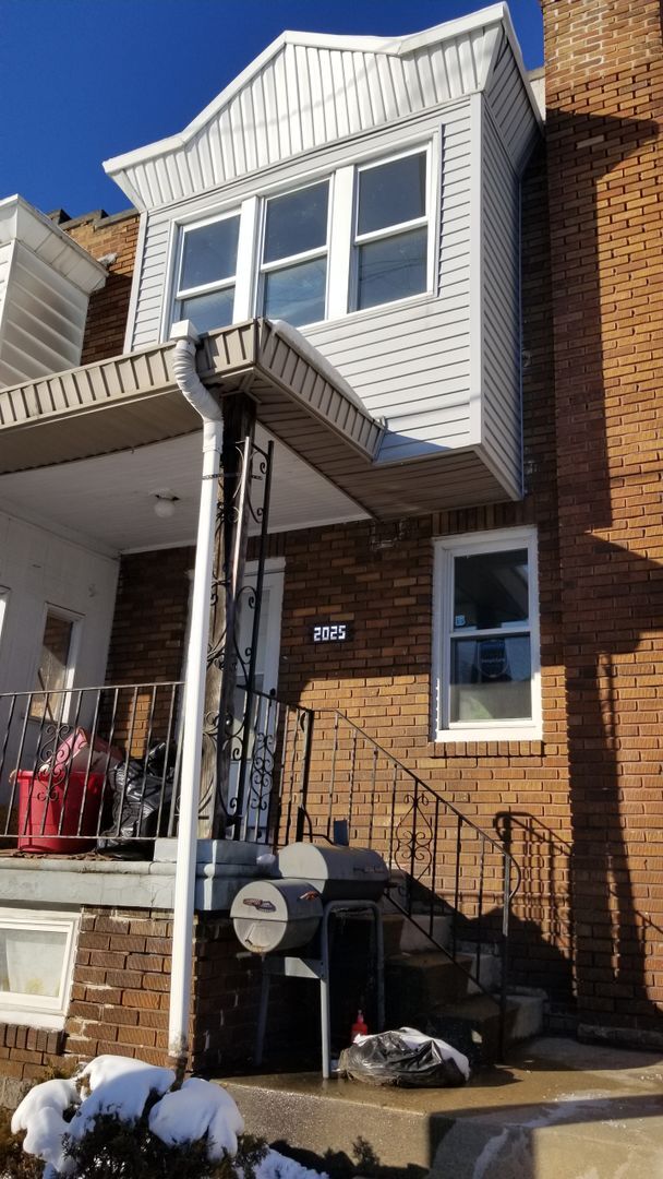 Building Photo - 2025 68th Ave