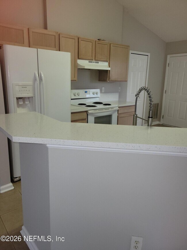 Building Photo - 570 Manship Dr