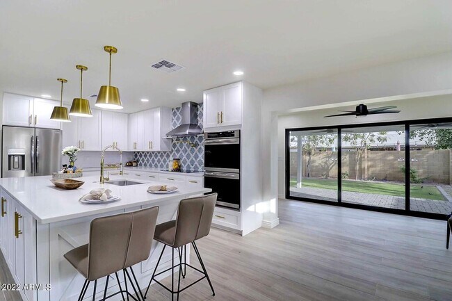 Foto del edificio - 7225 E Portland St