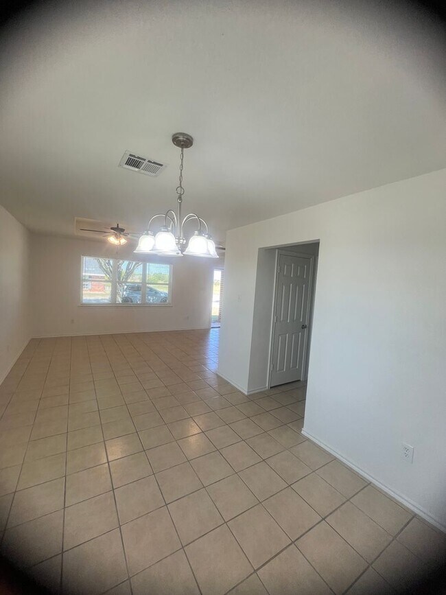 Foto del edificio - China Spring ISD Duplex