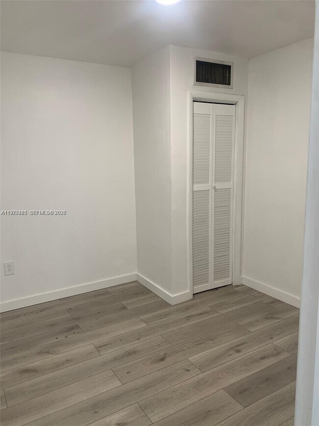 Foto del edificio - 8295 NE Miami Ct