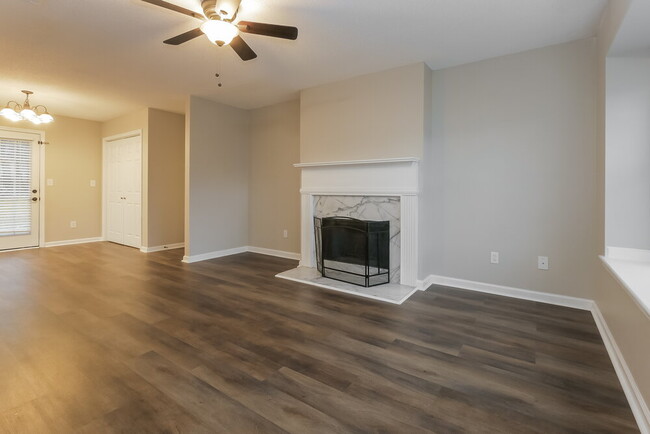 Foto del edificio - 11195 Knotty Pine Pl